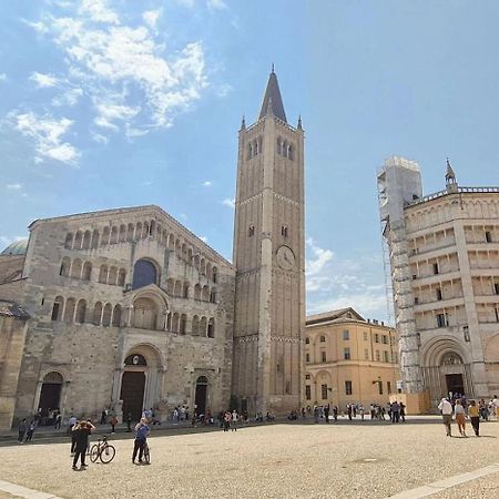 Apartamento Luxury 3 Al Duomo Di Parma Exterior foto