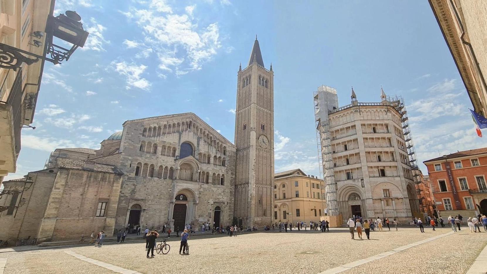 Apartamento Luxury 3 Al Duomo Di Parma Exterior foto