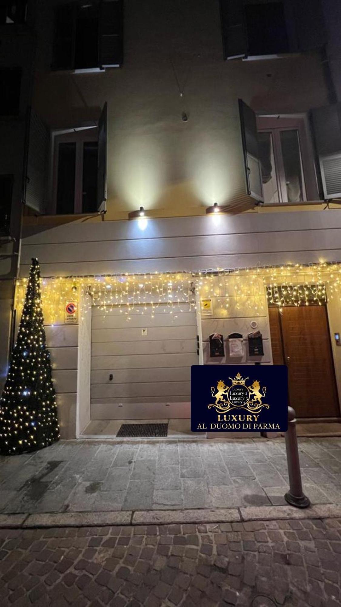 Apartamento Luxury 3 Al Duomo Di Parma Exterior foto