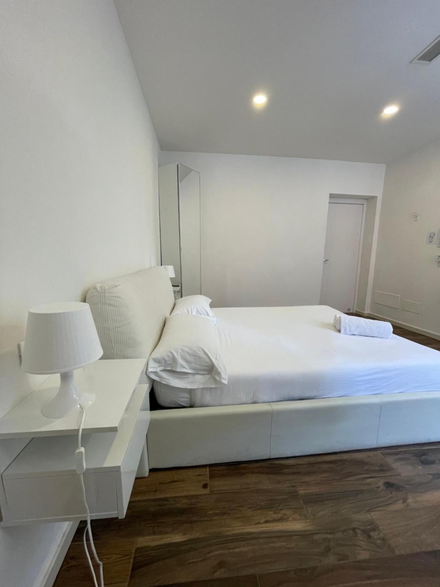 Apartamento Luxury 3 Al Duomo Di Parma Exterior foto